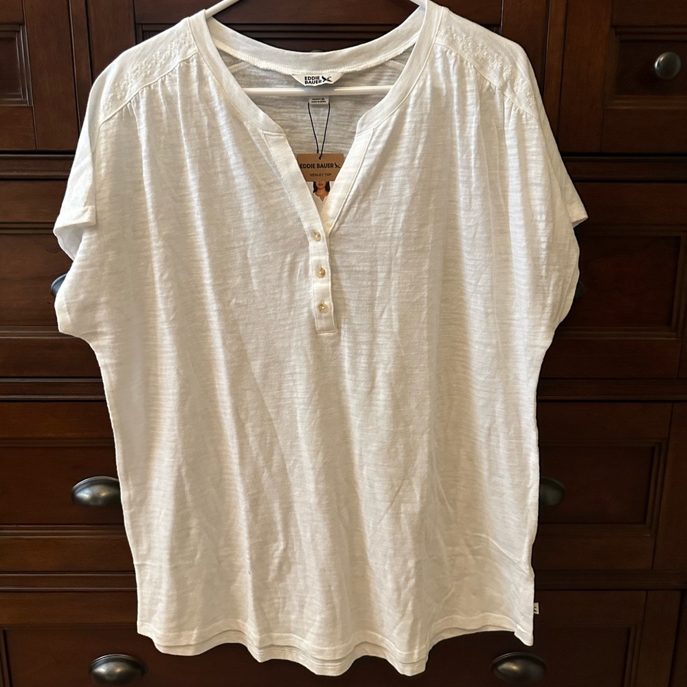 Eddie Bauer Women's white Button-henley size XL   NWT